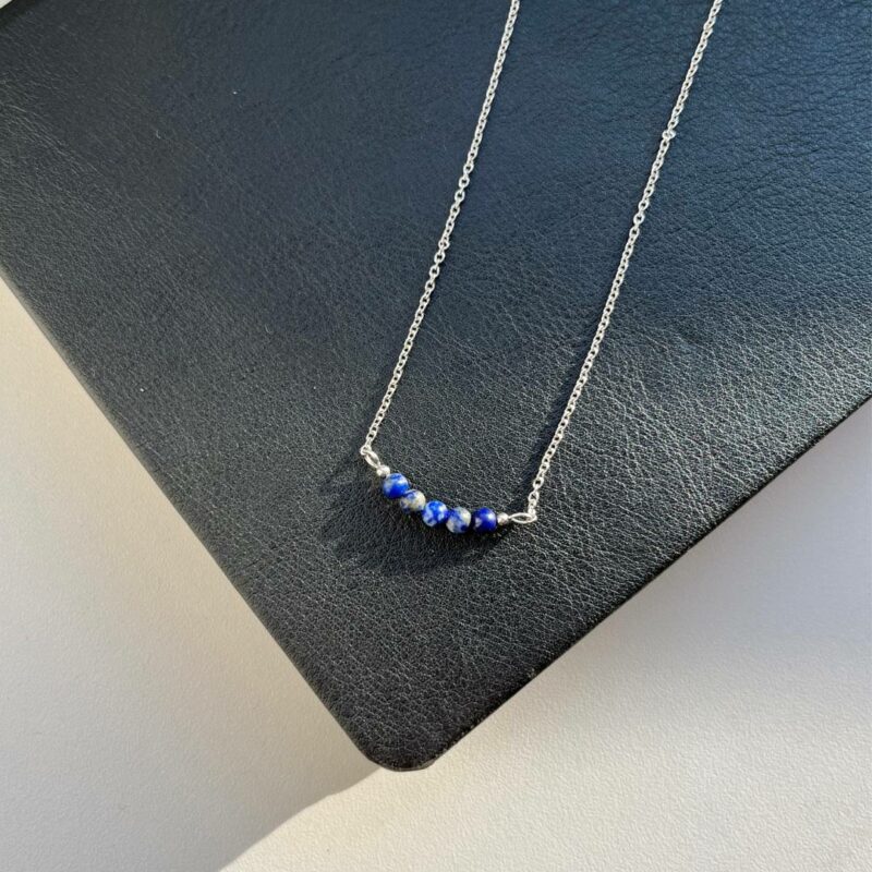 minimalistický náhrdelník lapis lazuli