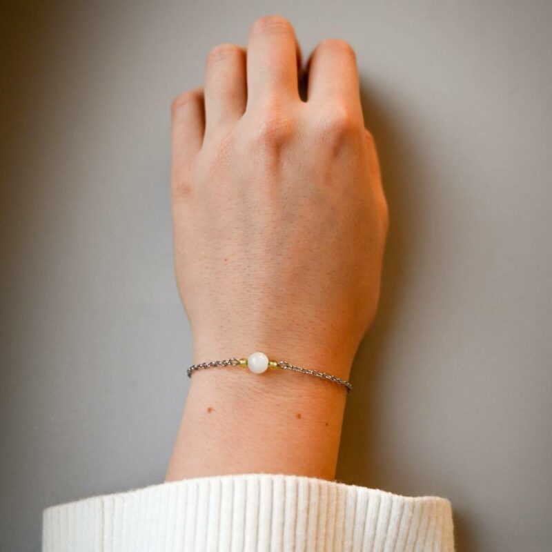 minimalistický náhrdelník měsíční kámen a olivín